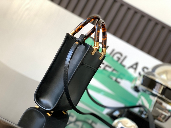 スーパーコピーブランドバッグ背面デザイン